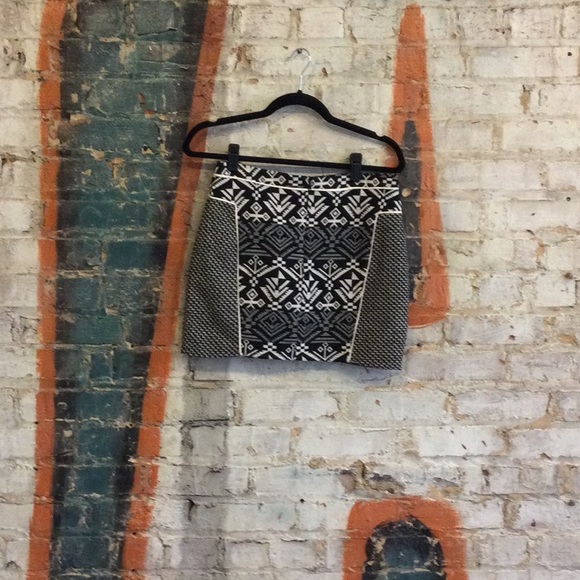 Luytero Aztec Print Mini Skirt Size S - Picture 2 of 6